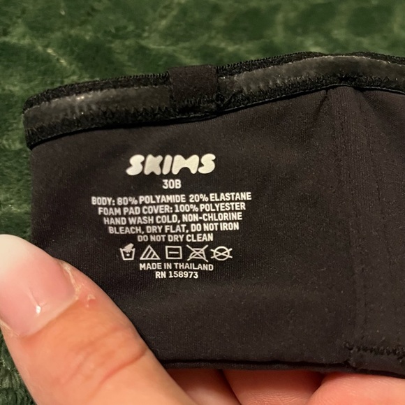 SKIMS Black Strapless Bra - Picture 3 of 4